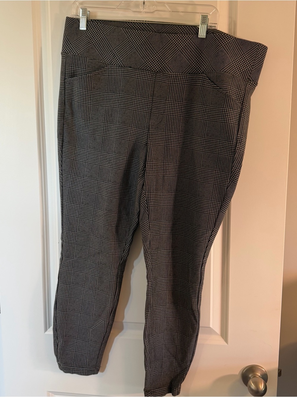 Torrid Women’s Grey Plaid Pull-On Pants Size 2R 18-20W